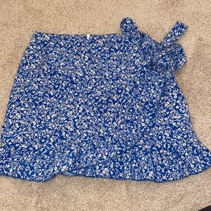 SHEIN FLORAL WRAP SKIRT